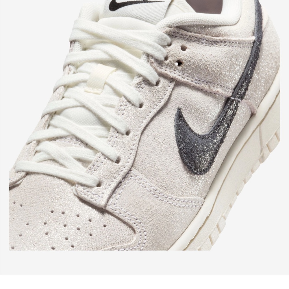 Nike Dunk Low SE Cream/glitter and Black Sneakers